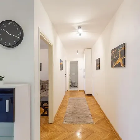 Apartment King Marko *